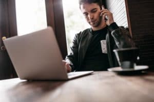 האזנות לטלפון